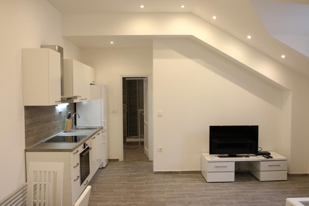 Centar Vodice Apartmani Стая снимка