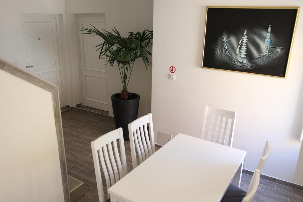 Centar Vodice Apartmani Стая снимка