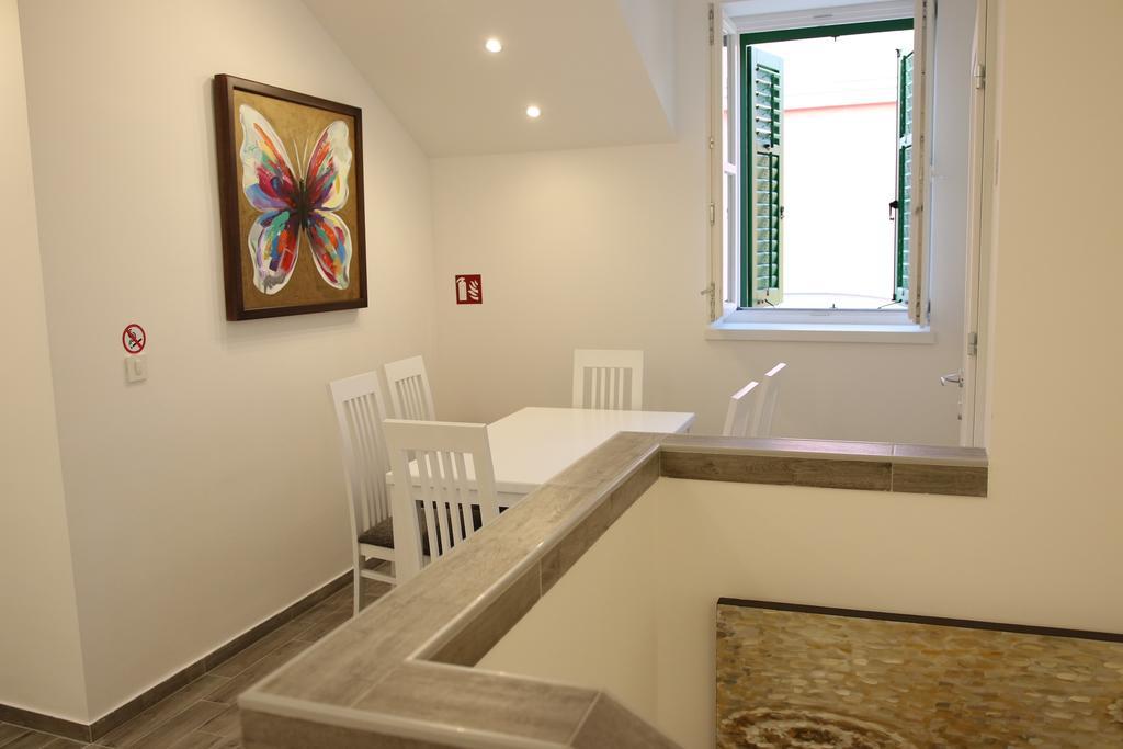 Centar Vodice Apartmani Стая снимка